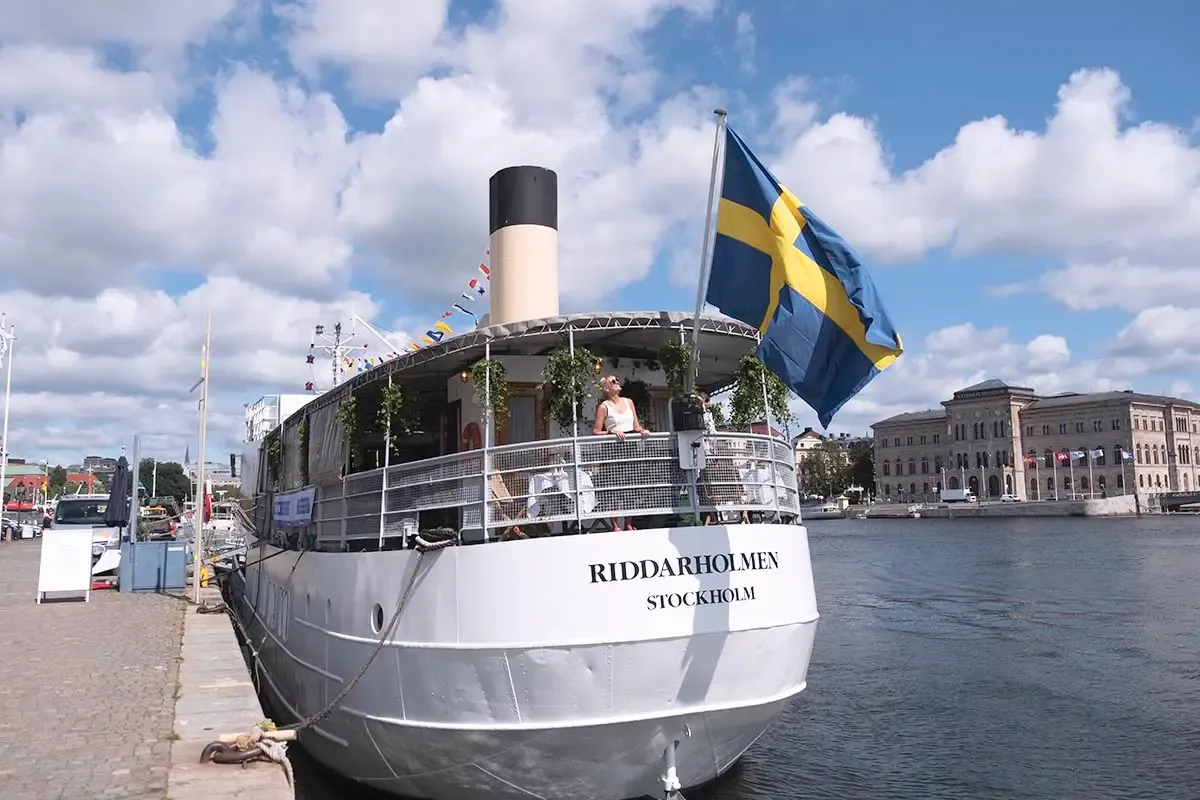 Skärgårdstur båt från insidan