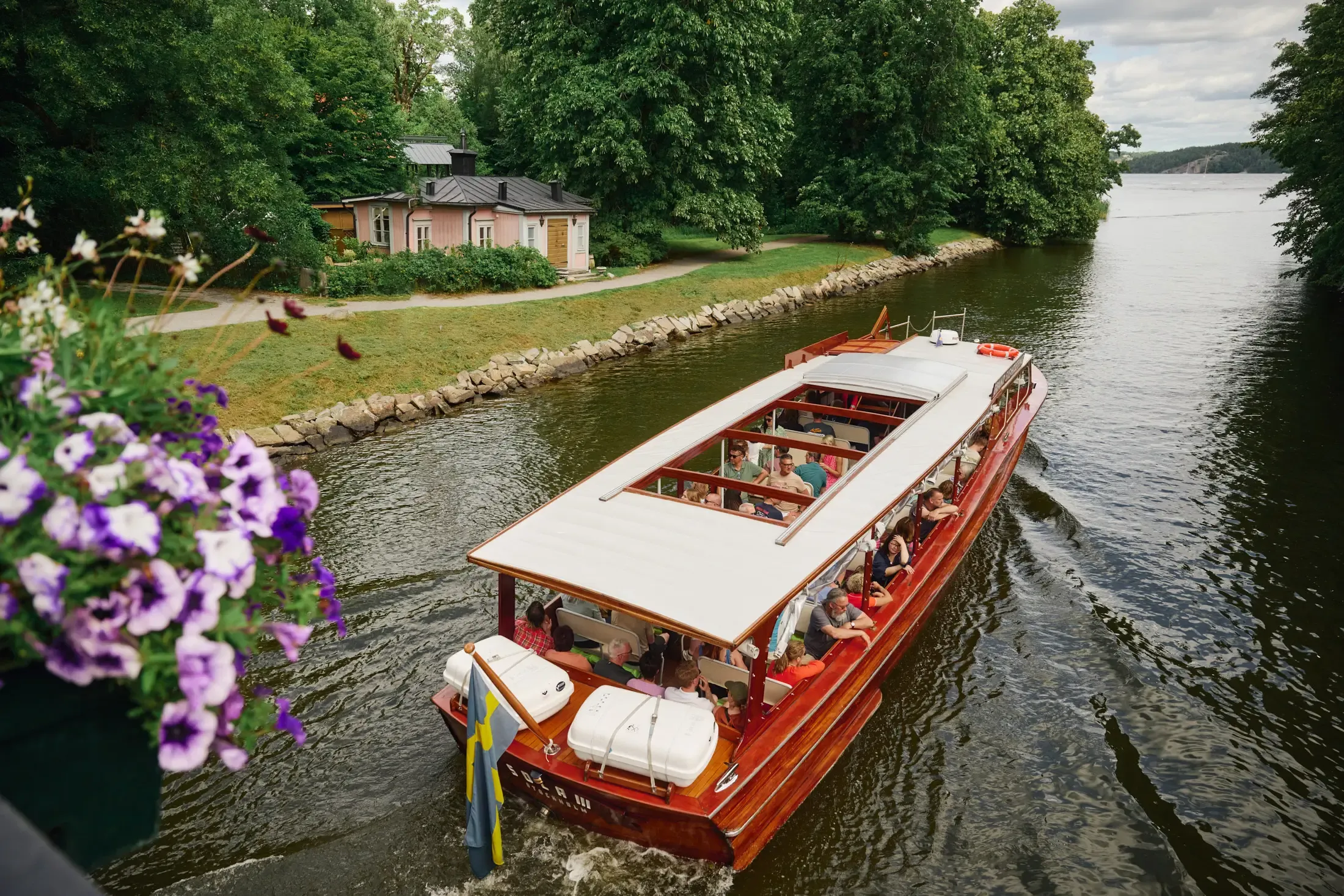 Archipelago Tour Boat Sola III back
