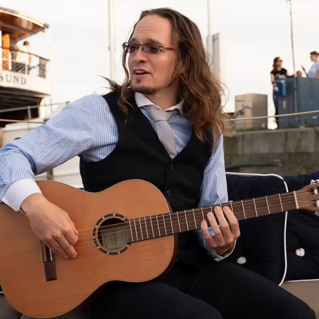 Music ride tour musican