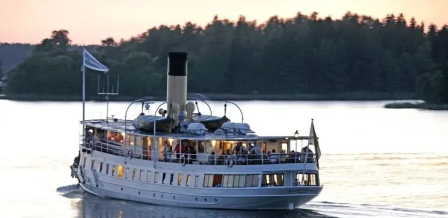 Live music and sunset on S/S Blidösund in the Stockholm Archipelago
