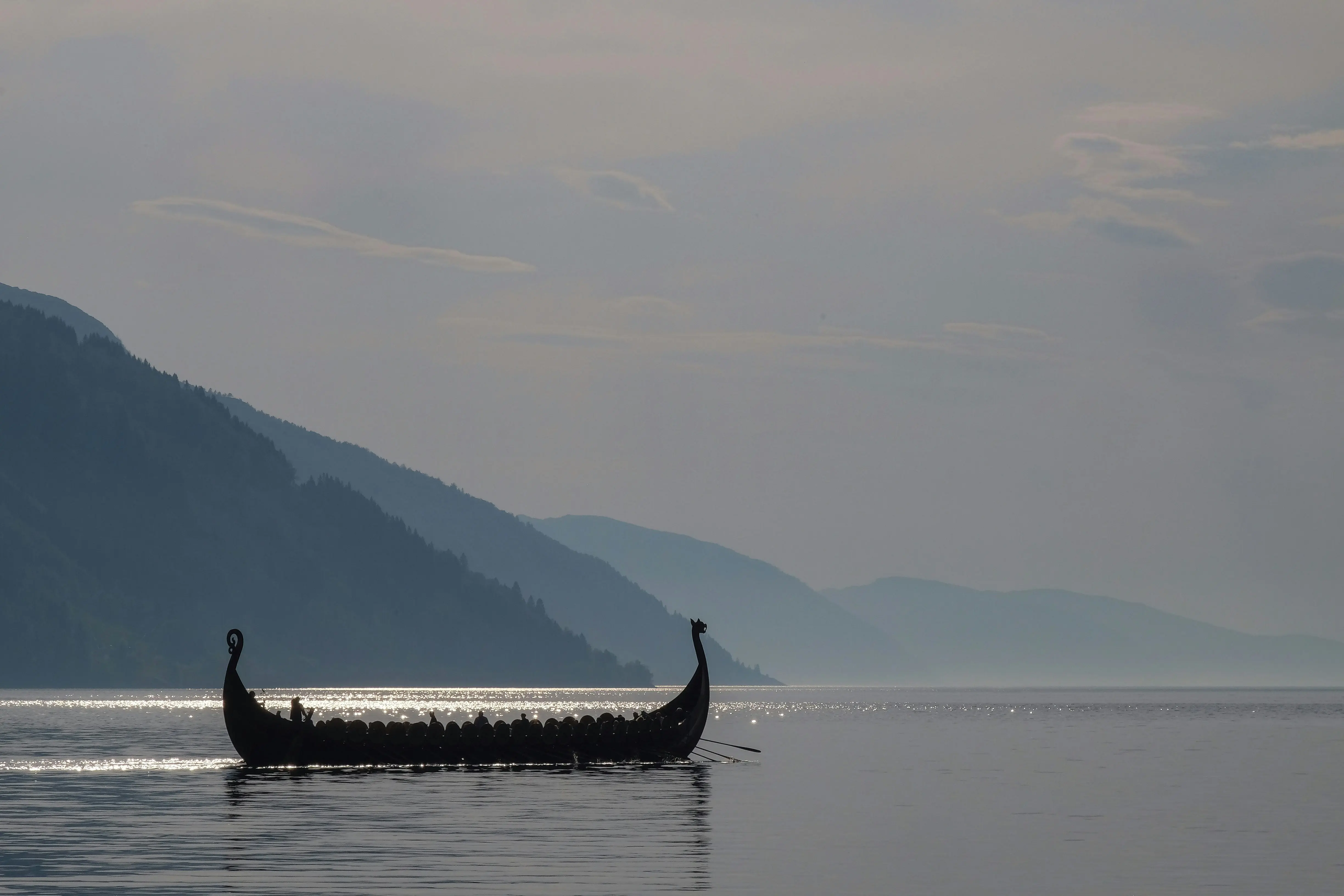 Vikingaskepp och historiska föremål på Vikingaliv